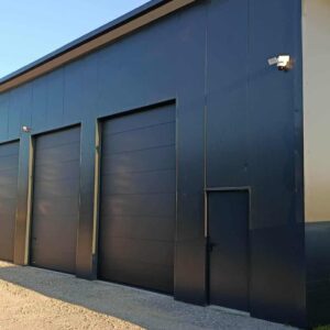 Isolierte Hallen aus Sandwichpaneelen